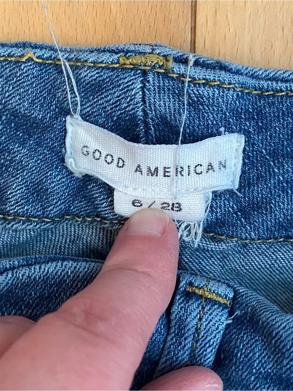 Good American Good Legs Crop Raw Hem Skinny Jeans Size 6/28 Medium Wash Stretch